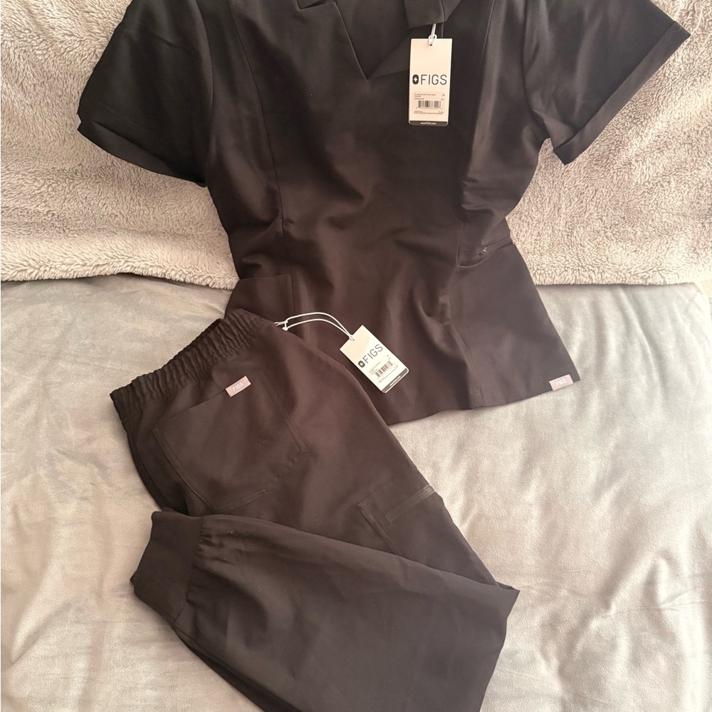 Figs Charcoal Gray Scrub Pants and Top